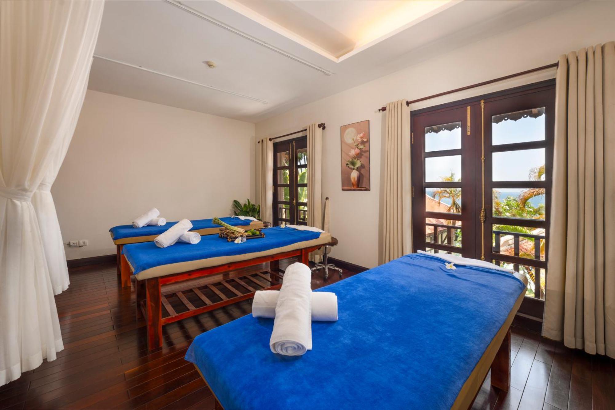 Son Tra Resort & Spa Danang Exterior photo